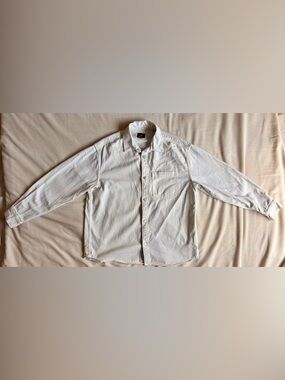 H&M Men's Off-White Long Sleeve Button-Down Shirt